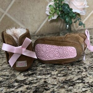 UGG Brown Baby Booties with Pink Bow Ribbon Accents size 2/3